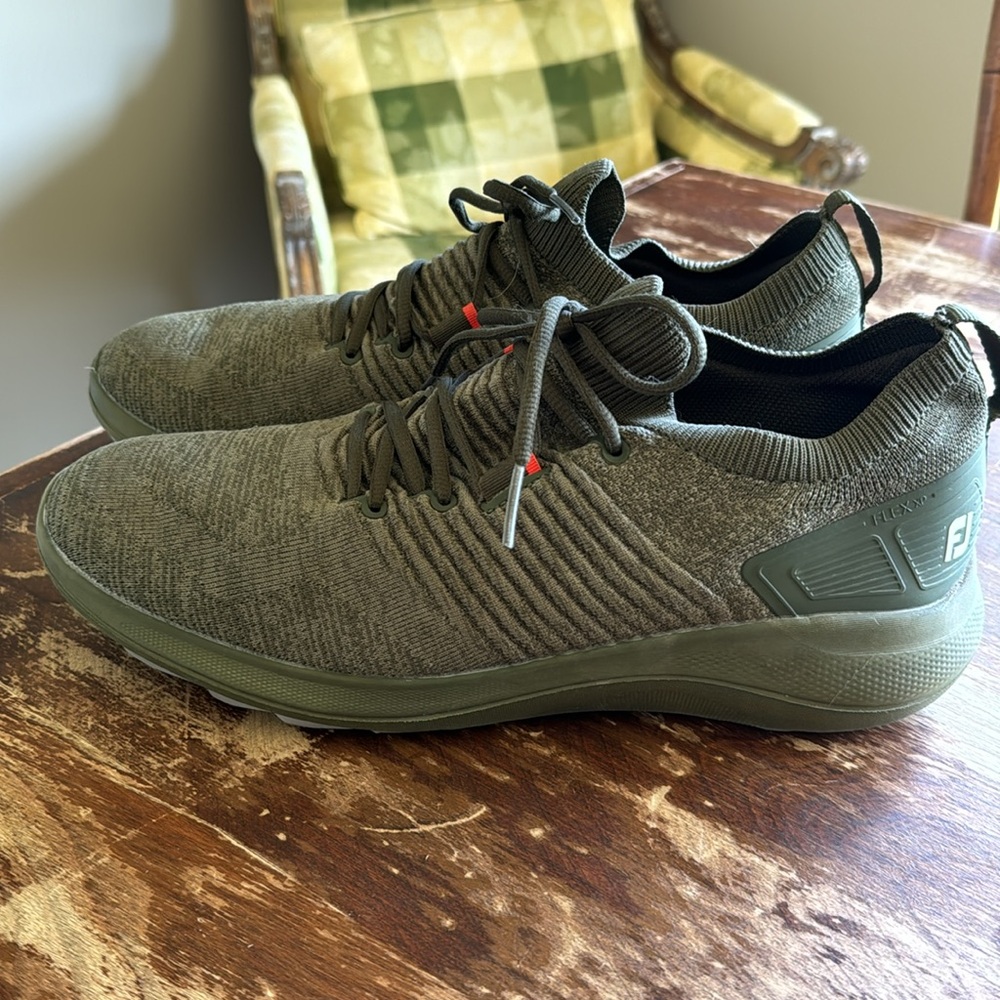 Footjoy golf shoes